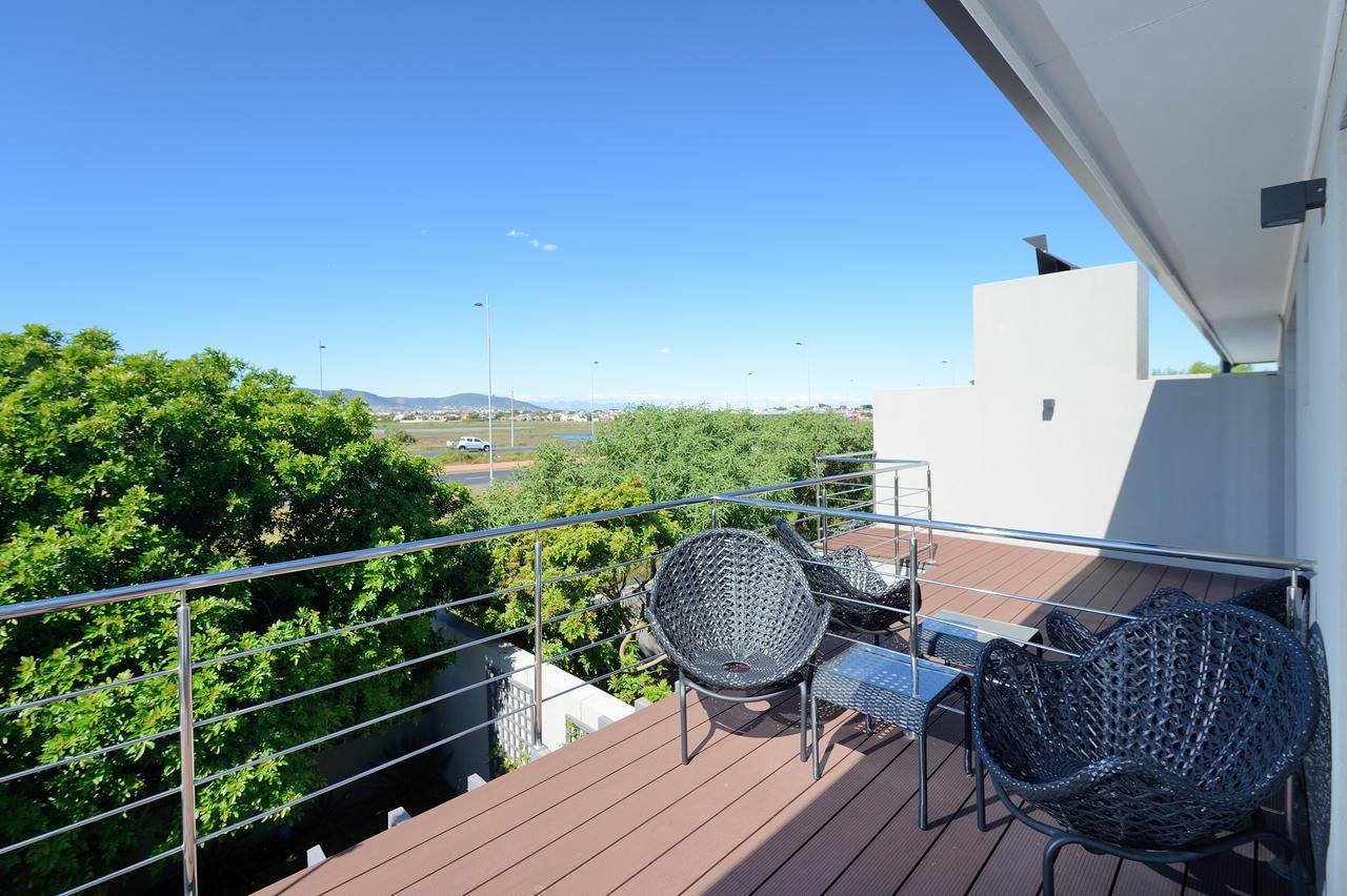 Grand Blue D Hotel Cape Town Exterior photo
